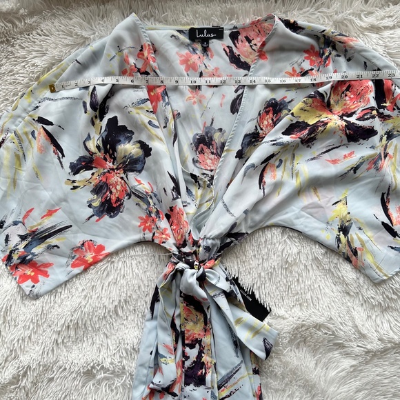 NWT LULU'S Parasio Light Blue Floral Romper With Tie Kimono Size Small S - Picture 11 of 11